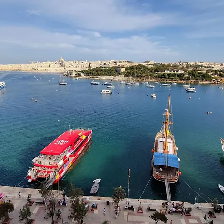 Magic Sea Views& Jacuzzi Holiday Sliema
