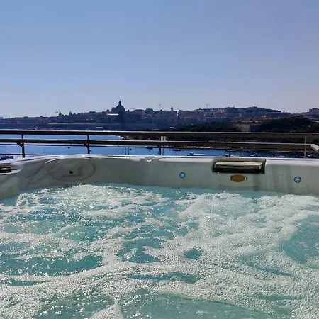 Magic Sea Views& Jacuzzi Holiday *