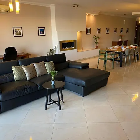 Magic Sea Views& Jacuzzi Holiday Apartment