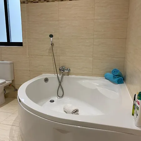 Magic Sea Views& Jacuzzi Holiday Apartment Sliema